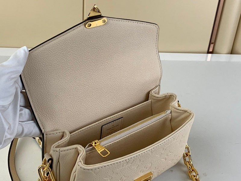 Anum Bags ln Luxury Bag --57838