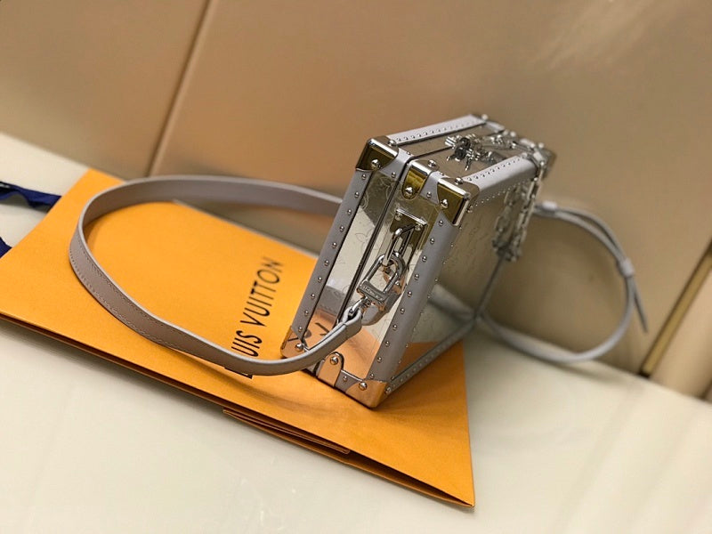 Anum Bags ln Luxury Bag --60891