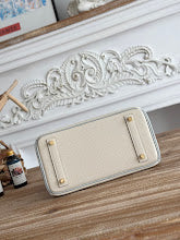 new-luxury-designer-bags-nm11385