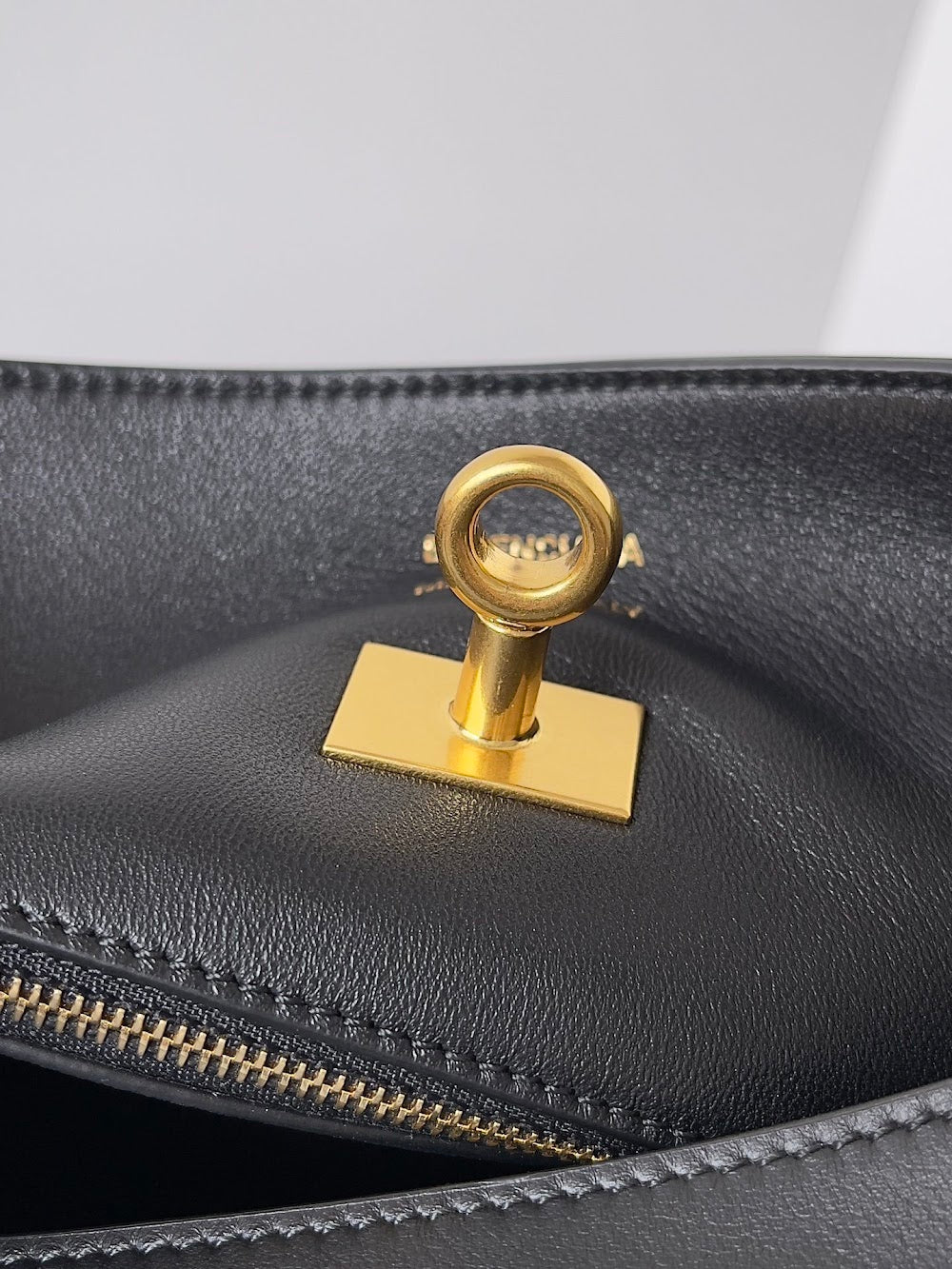 Ezyycart Bags Balenciaga Luxury Bag --111747