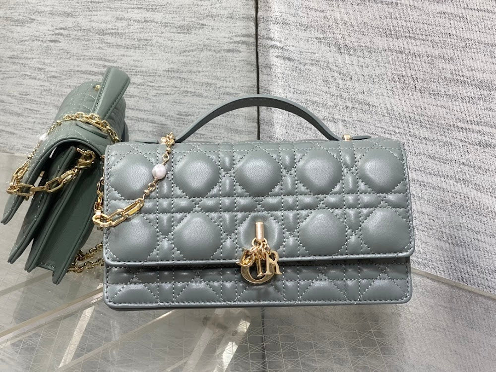 new-luxury-designer-bags-nm16478