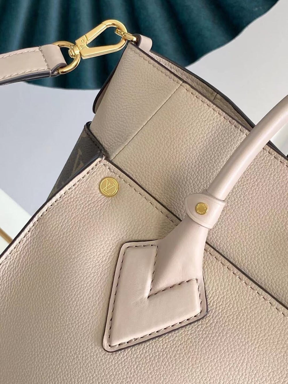 Anum Bags ln Luxury Bag --60496