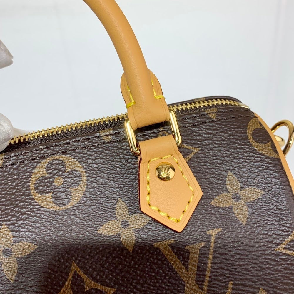 Anum Bags ln Luxury Bag --60640