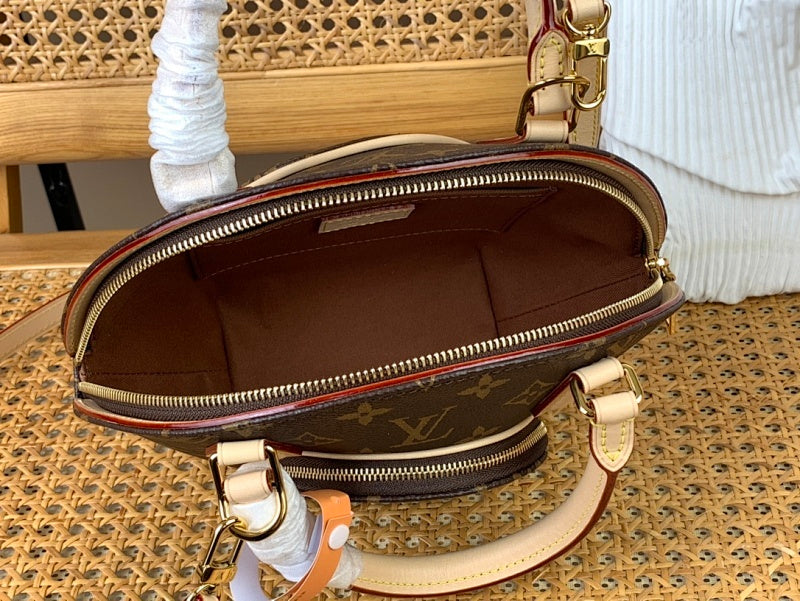 Anum Bags ln Luxury Bag --56064