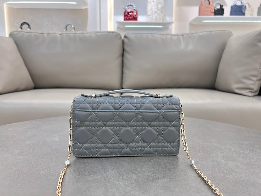 new-designer-premium-bags-nm16244