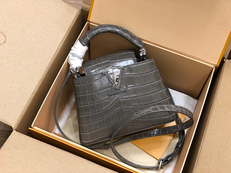 Anum Bags ln Luxury Bag --60862
