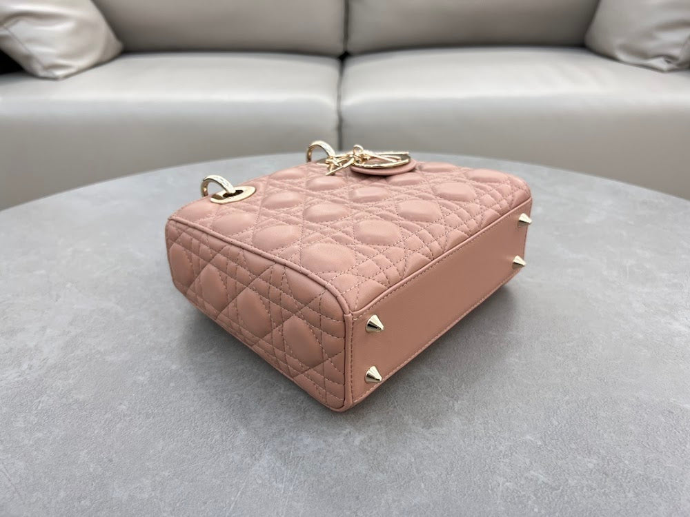 new-luxury-designer-bags-nm16237