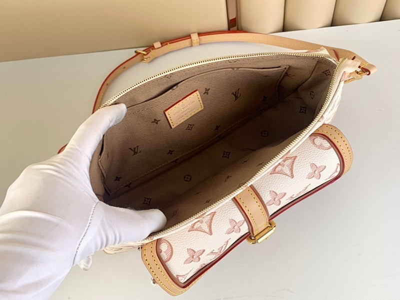 Anum Bags ln Luxury Bag --56367