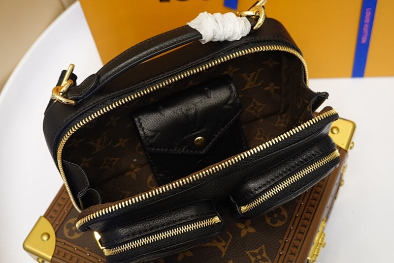 Anum Bags ln Luxury Bag --60071