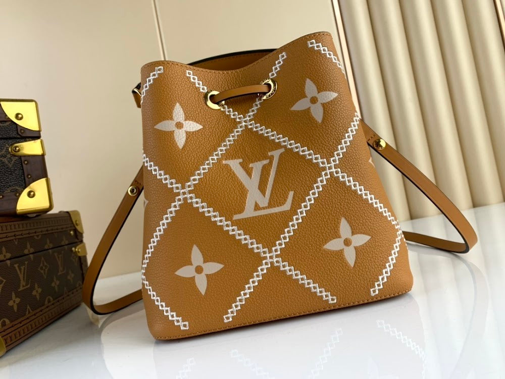 Anum Bags ln Luxury Bag --56843