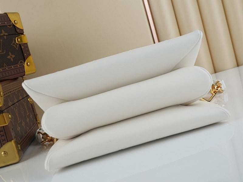 Anum Bags ln Luxury Bag --58563