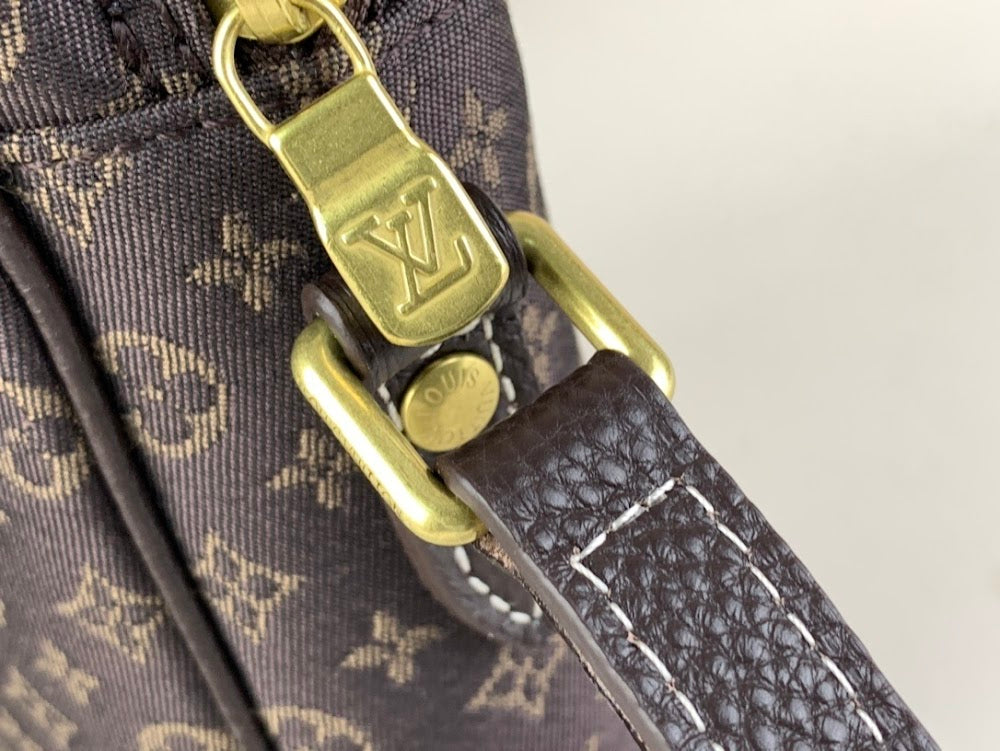 Anum Bags ln Luxury Bag --56473