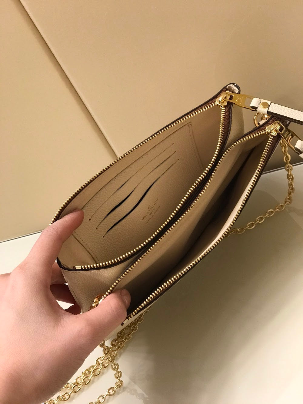 Anum Bags ln Luxury Bag --60030
