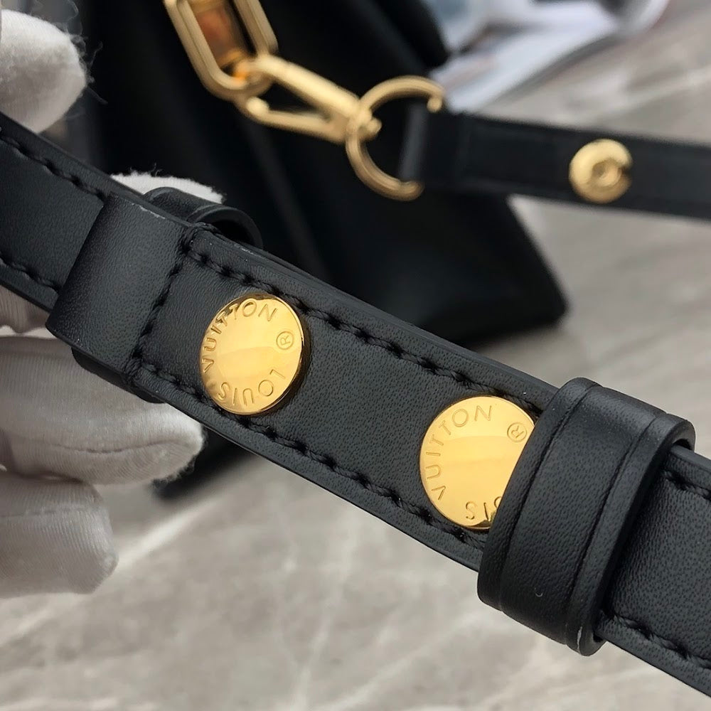 Anum Bags ln Luxury Bag --60701
