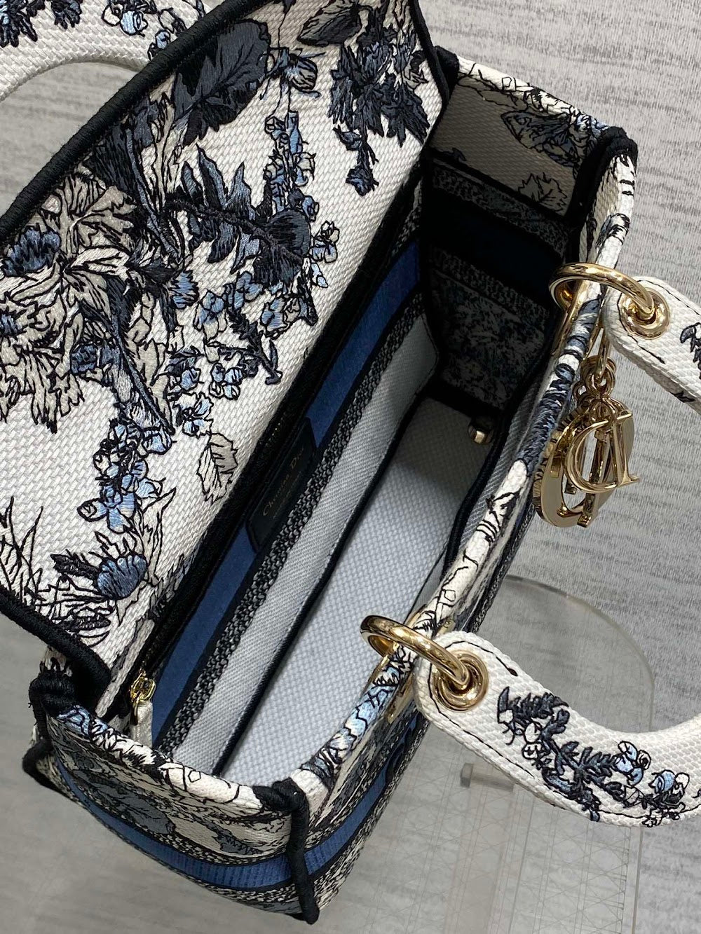 new-designer-premium-bags-nm16303