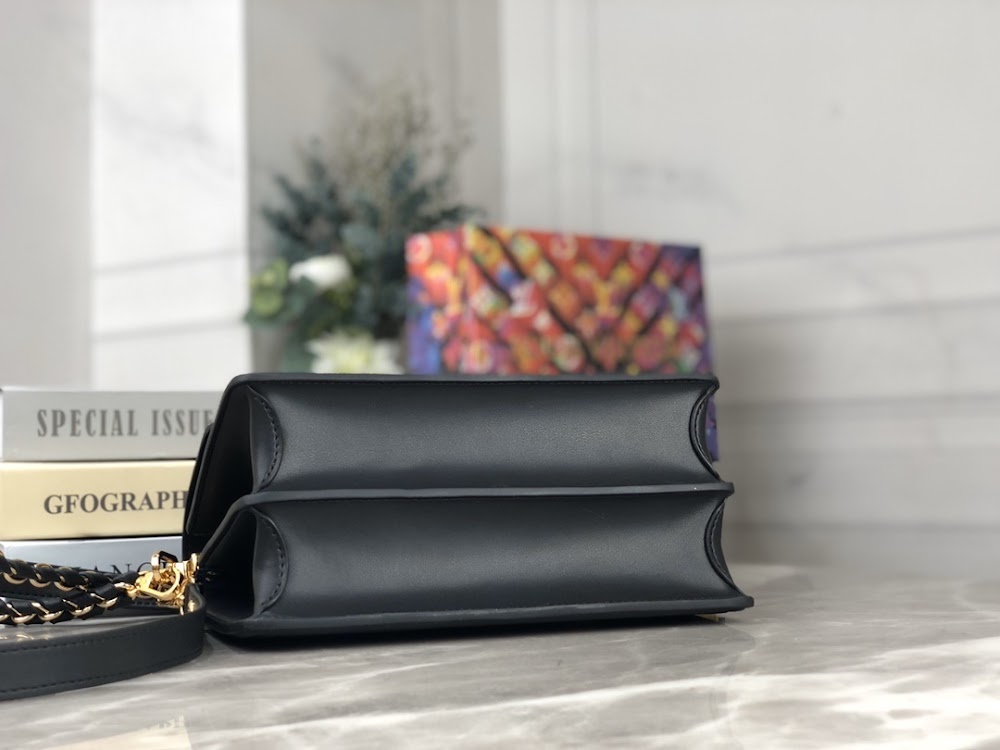 Anum Bags ln Luxury Bag --60714