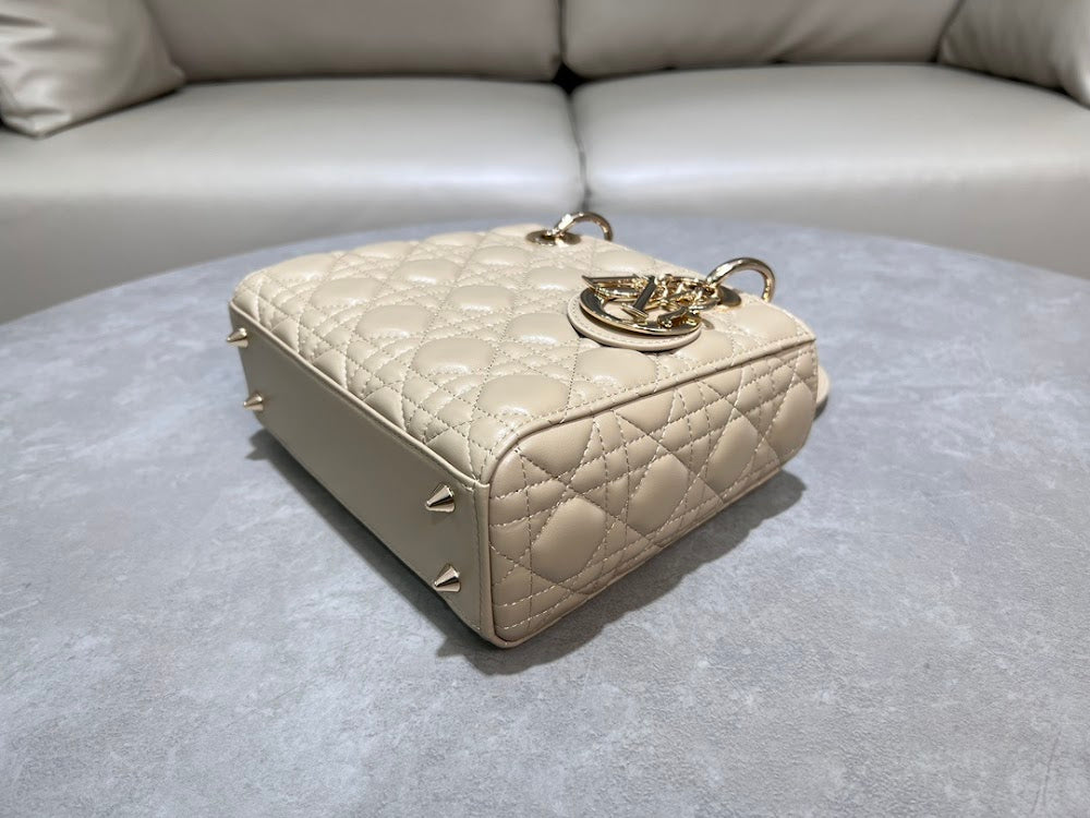 new-designer-premium-bags-nm16213