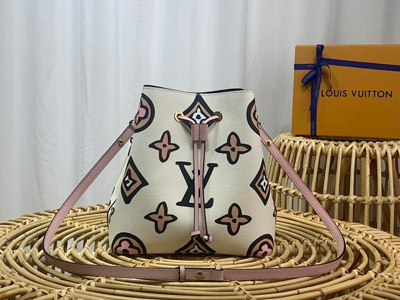 Anum Bags ln Luxury Bag --60070