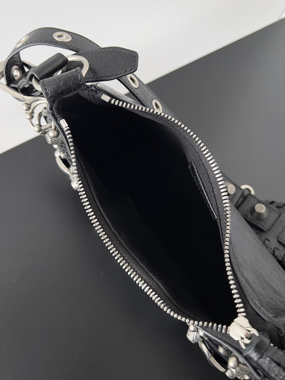 Ezyycart Bags Balenciaga Luxury Bag --111142