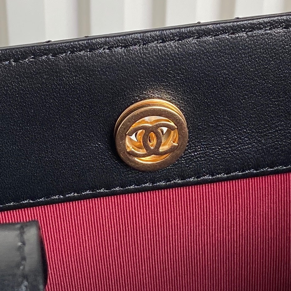 new-luxury-designer-bags-nm9490