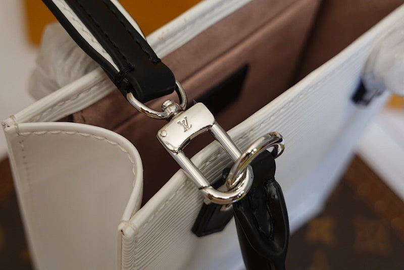 Anum Bags ln Luxury Bag --60123
