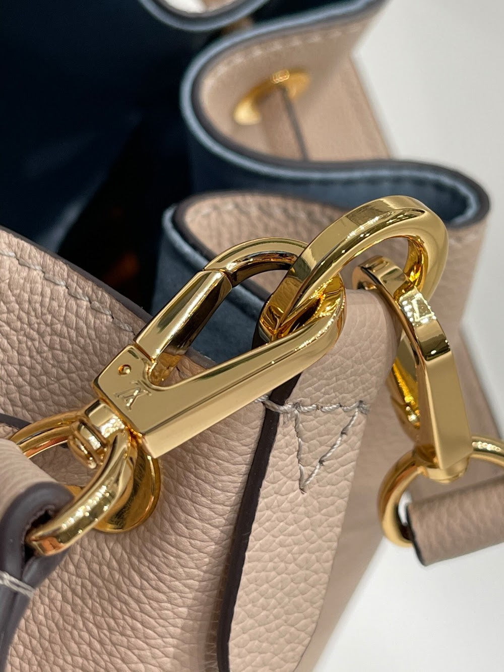 Anum Bags ln Luxury Bag --60686