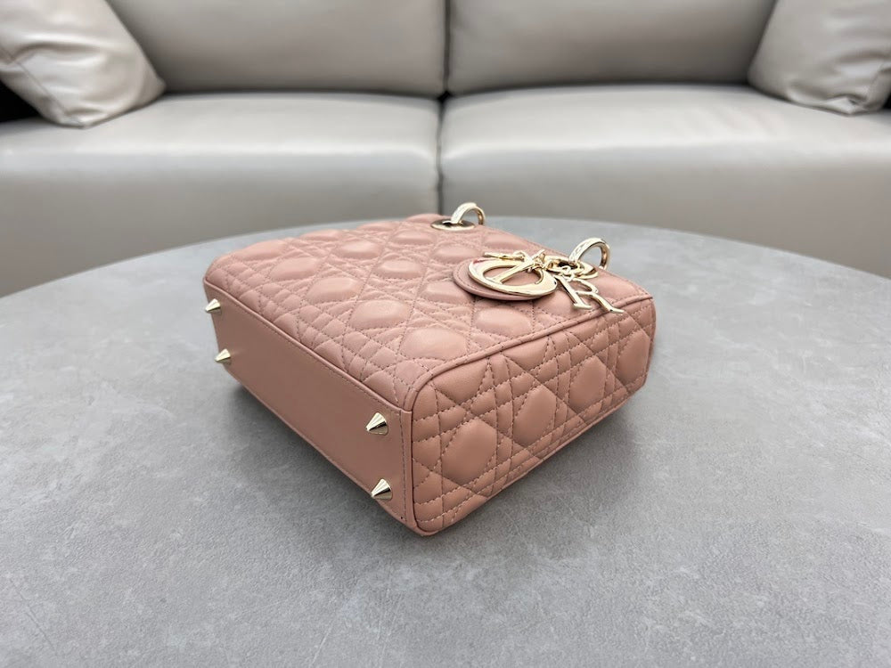 new-luxury-designer-bags-nm16237