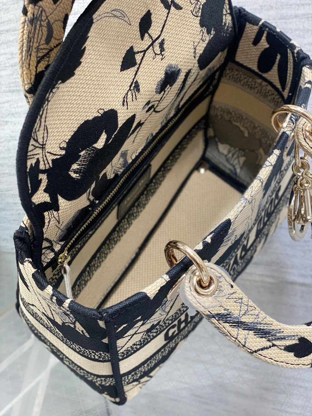 new-luxury-designer-bags-nm16054
