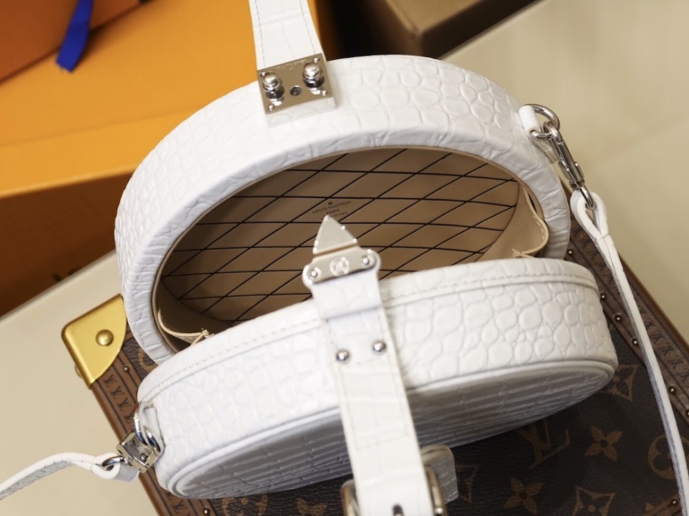 Anum Bags ln Luxury Bag --60208