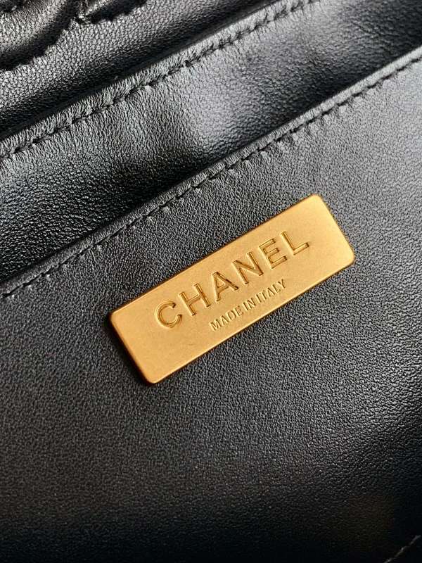 new-luxury-designer-bags-nm9602