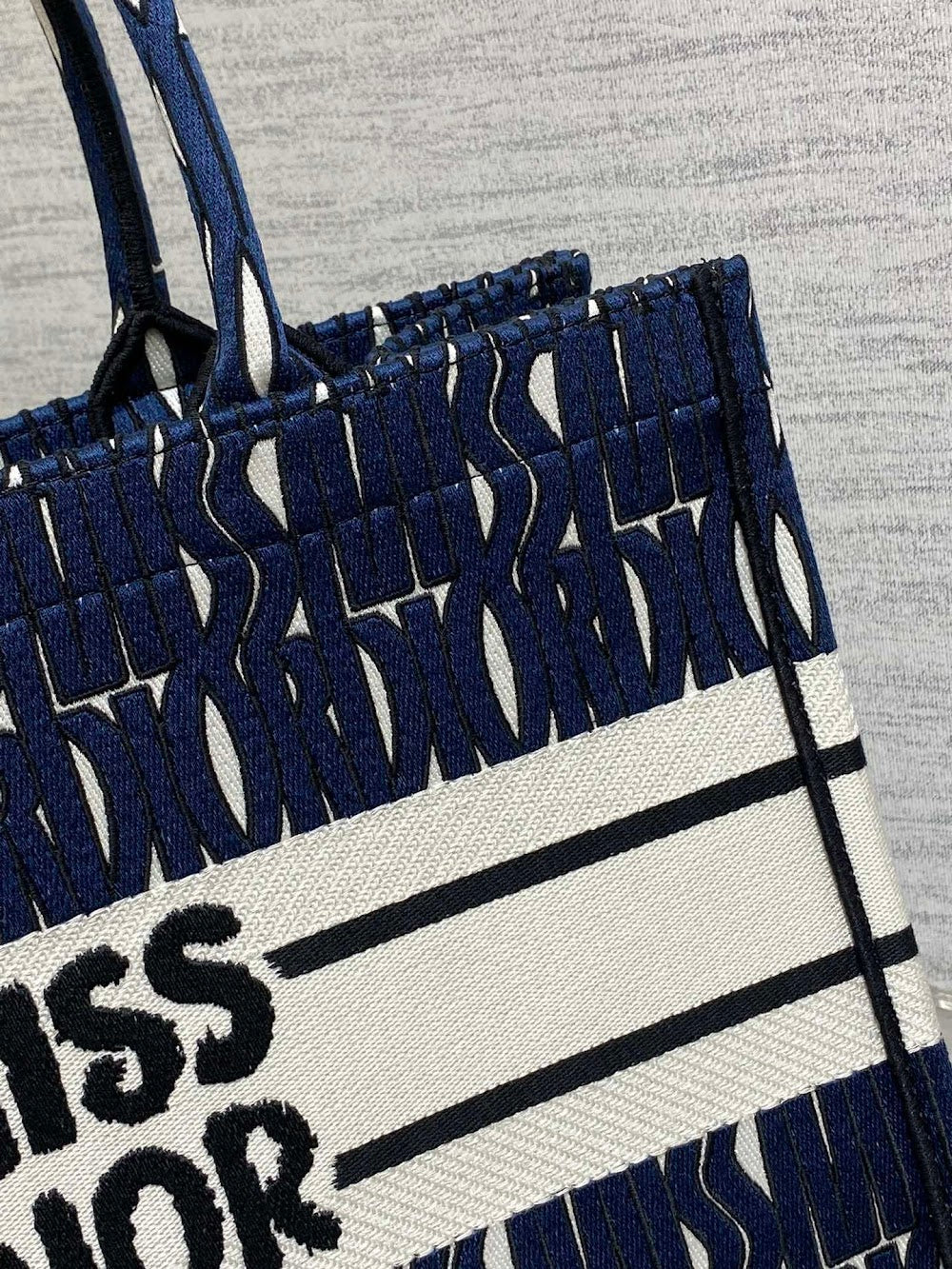 new-designer-premium-bags-nm16140