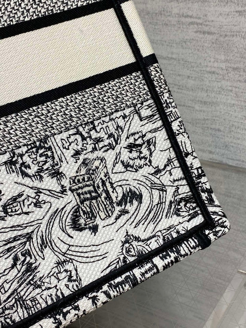 new-luxury-designer-bags-nm16036