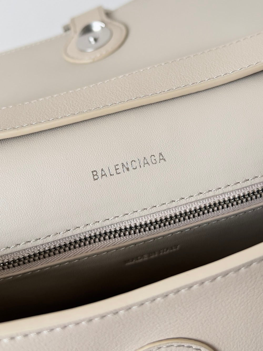Ezyycart Bags Balenciaga Luxury Bag --111761
