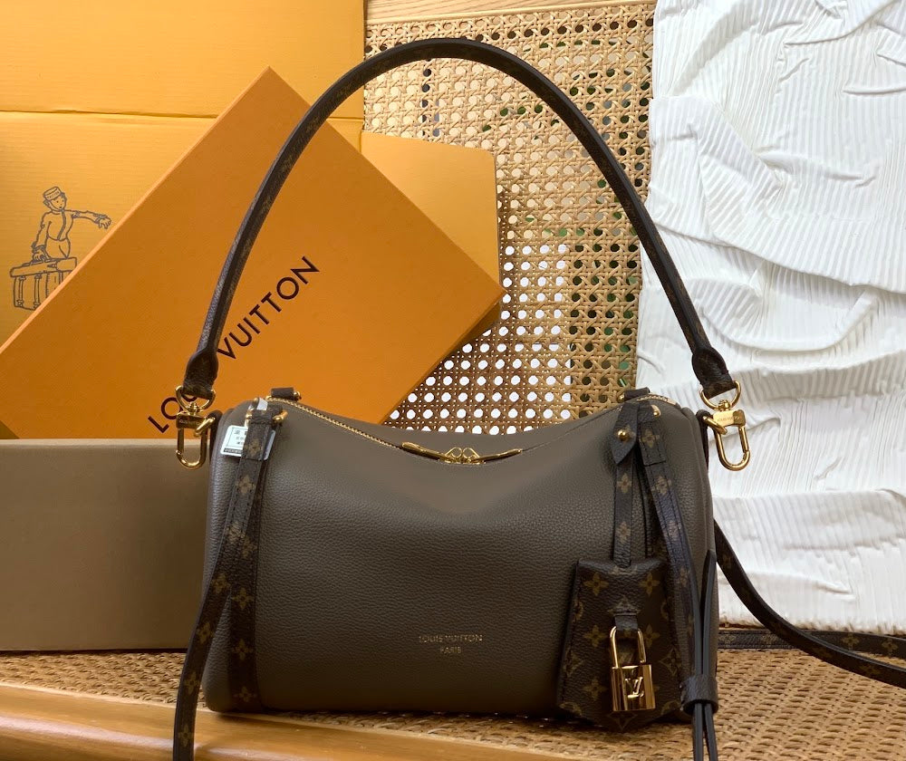 Anum Bags ln Luxury Bag --58972