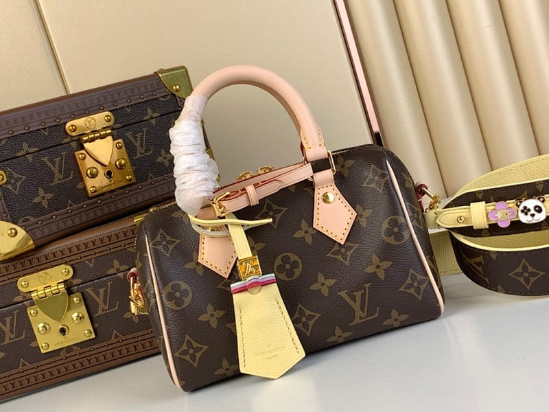 Anum Bags ln Luxury Bag --56847