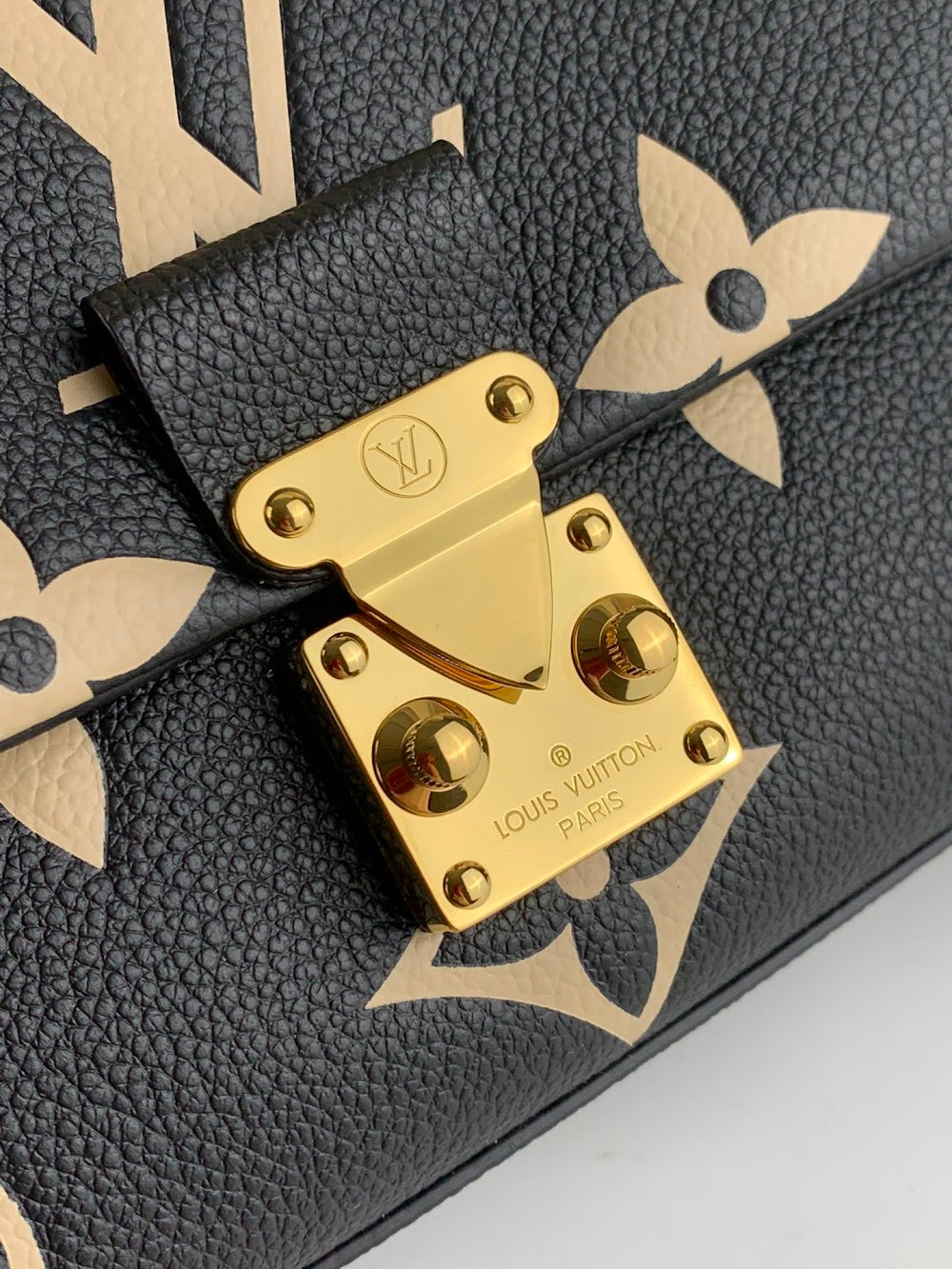 Anum Bags ln Luxury Bag --60993