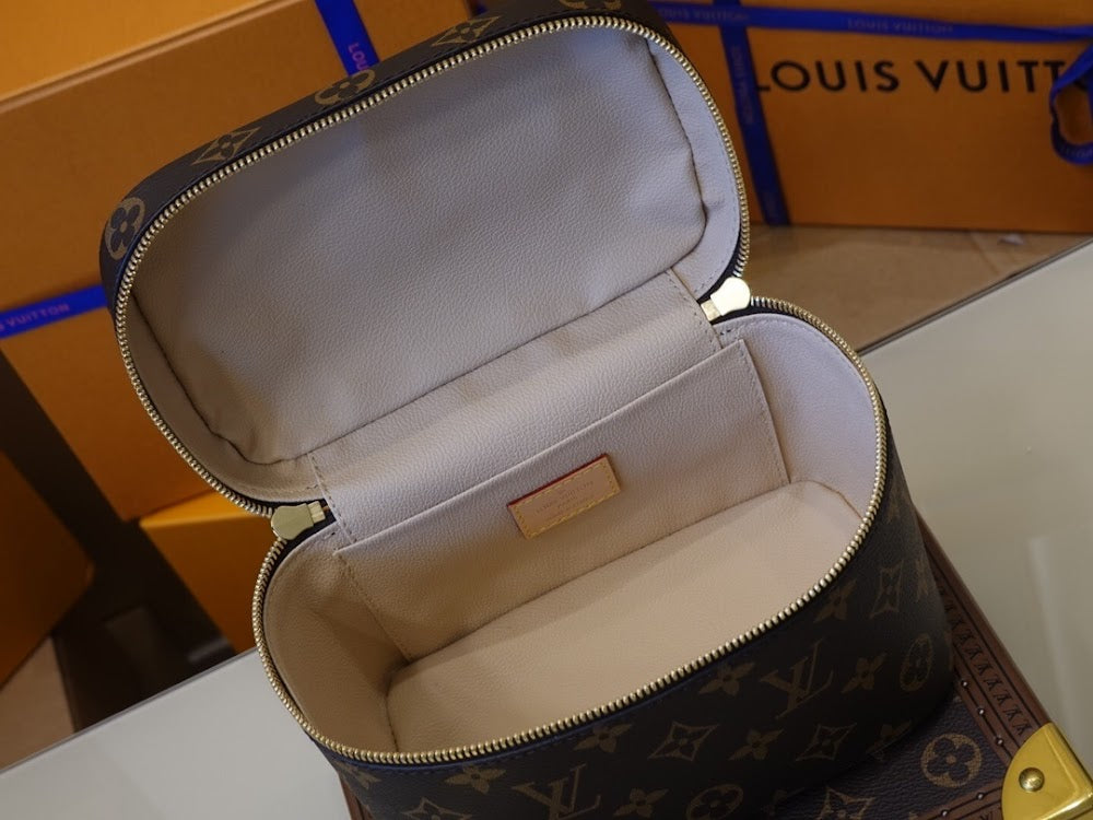 Anum Bags ln Luxury Bag --60232