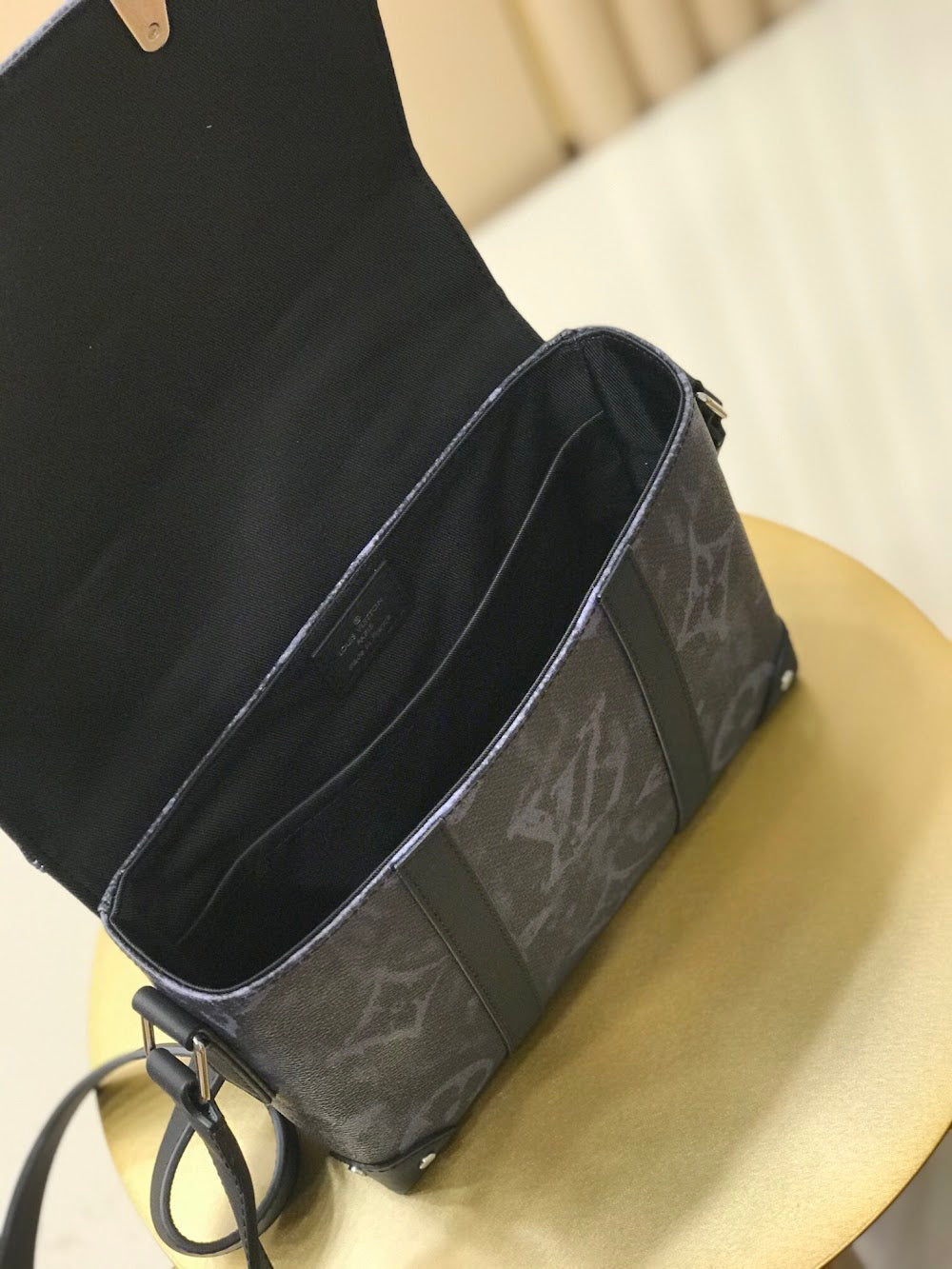 Anum Bags ln Luxury Bag --60032