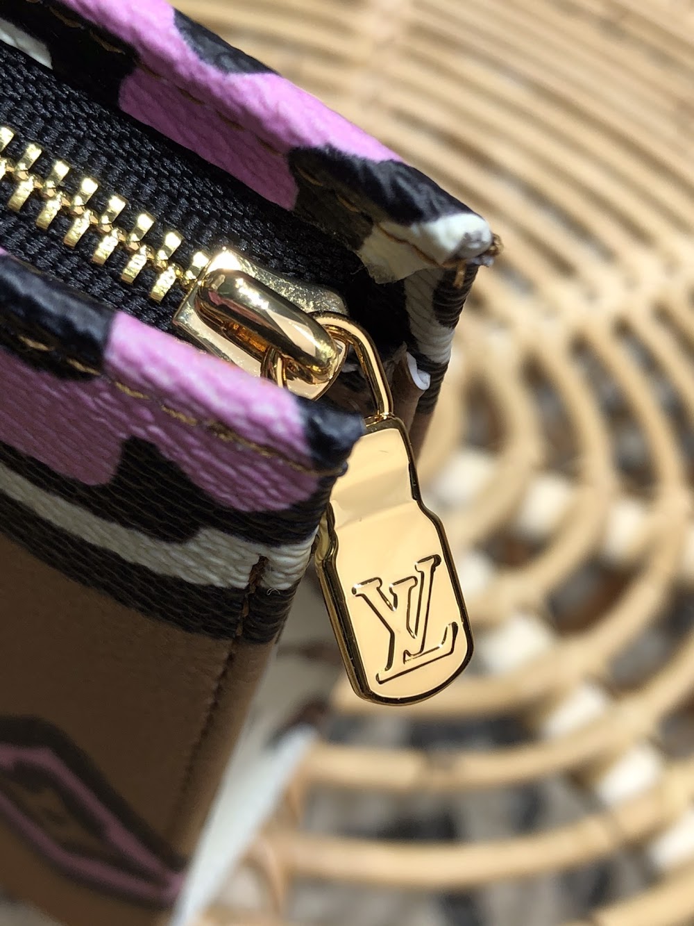 Anum Bags ln Luxury Bag --58730