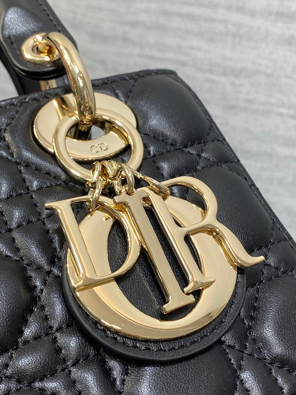 new-designer-premium-bags-nm16329