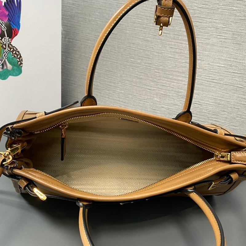 Ezyycart Bags pradn Luxury Bag --75000