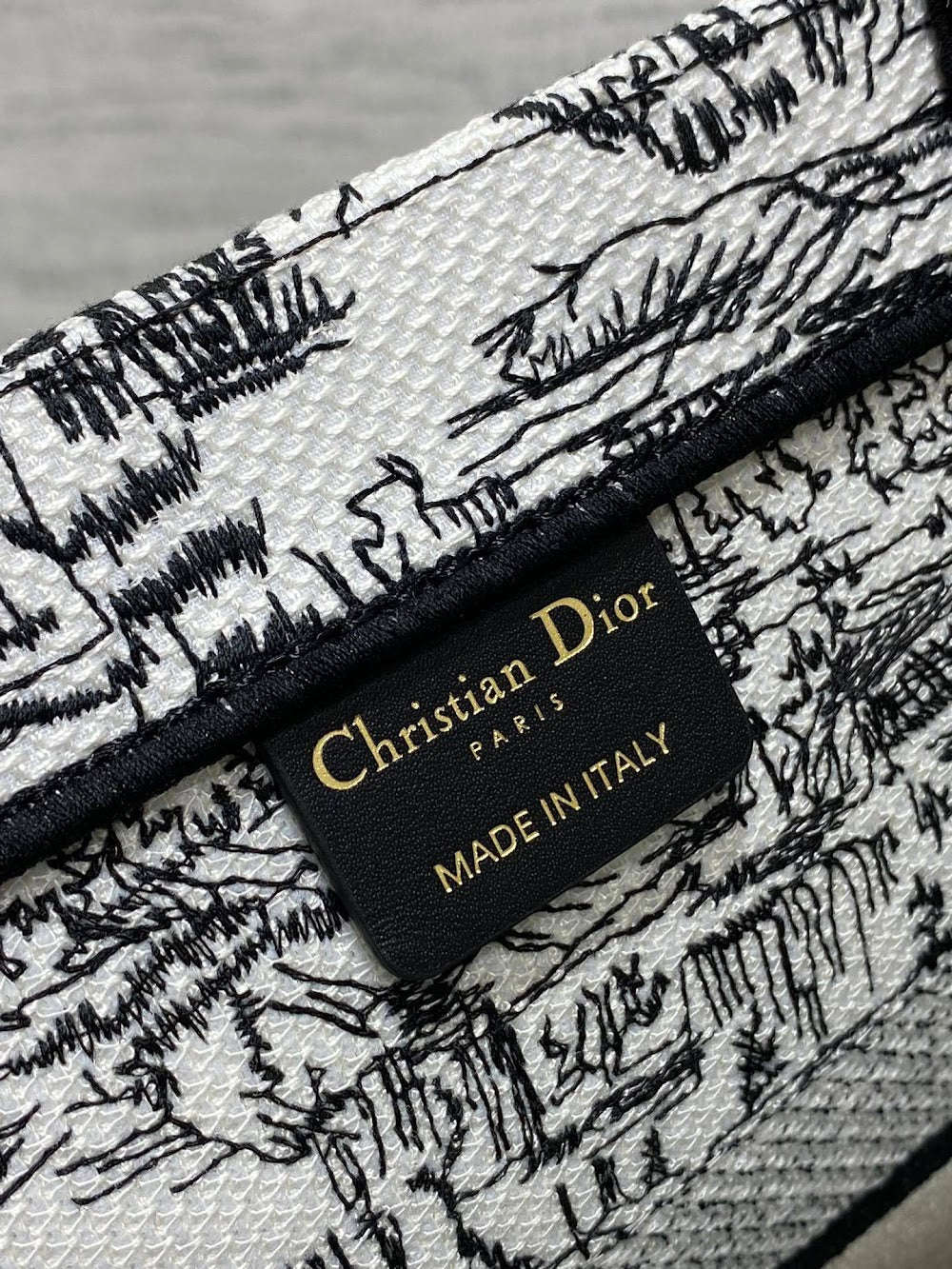 new-luxury-designer-bags-nm16036
