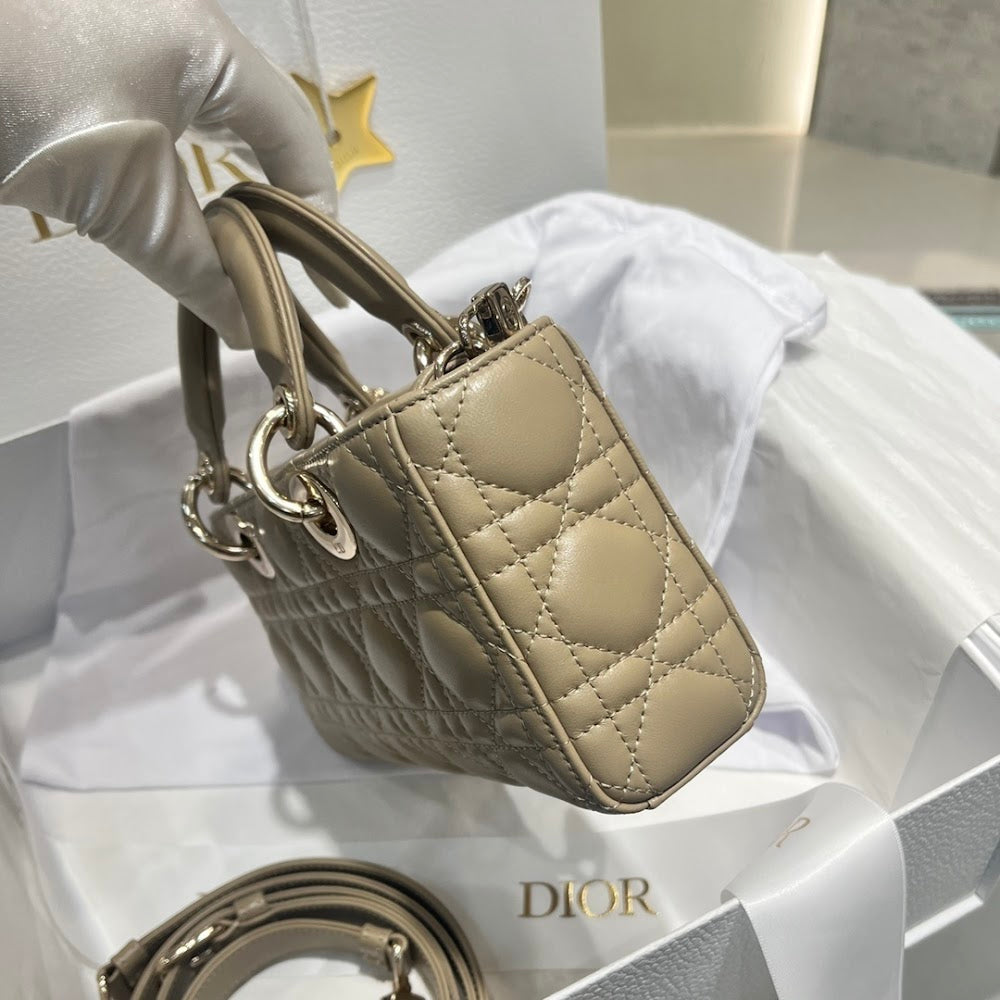 new-designer-premium-bags-nm16161