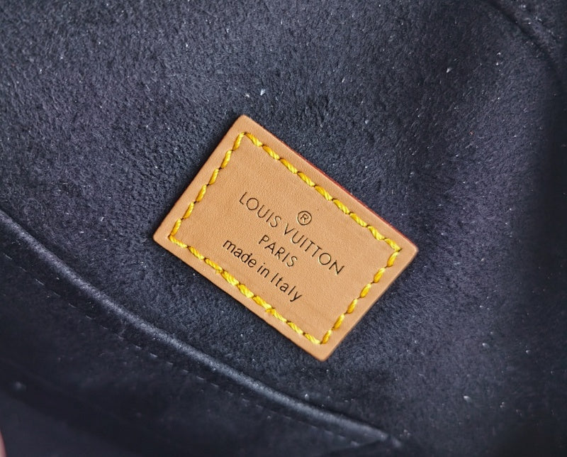 Anum Bags ln Luxury Bag --60596