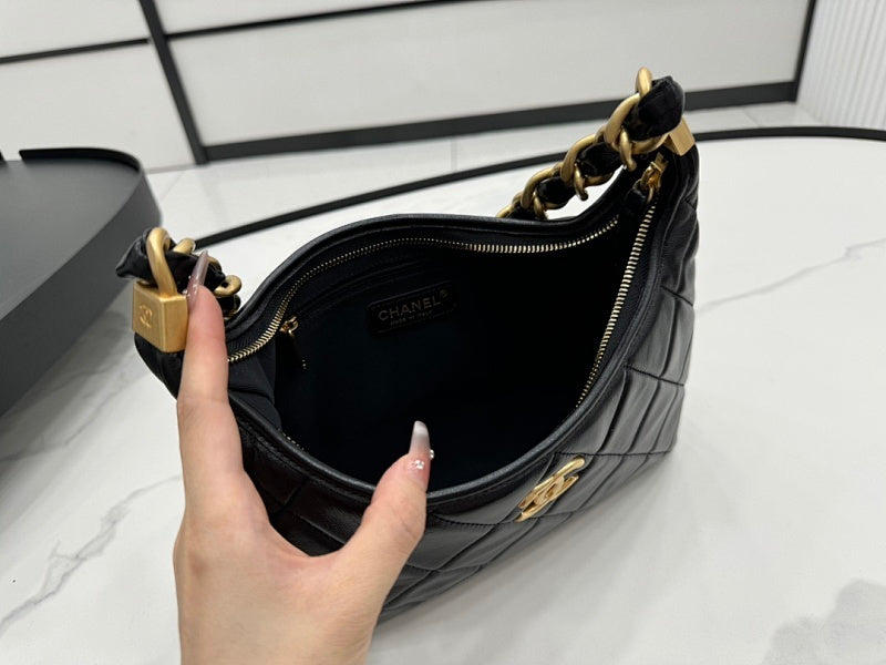 new-luxury-designer-bags-nm9394