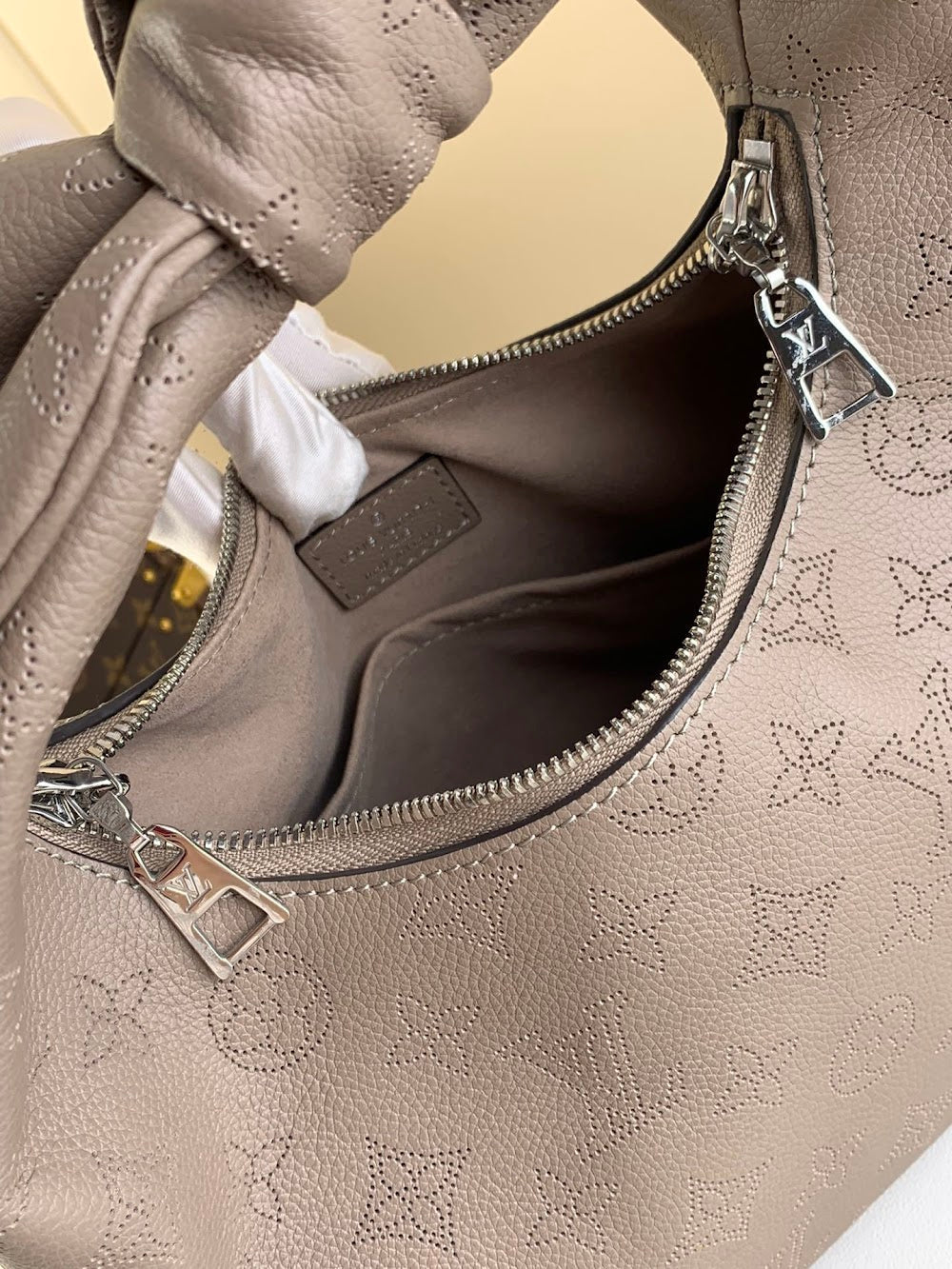 Anum Bags ln Luxury Bag --61139