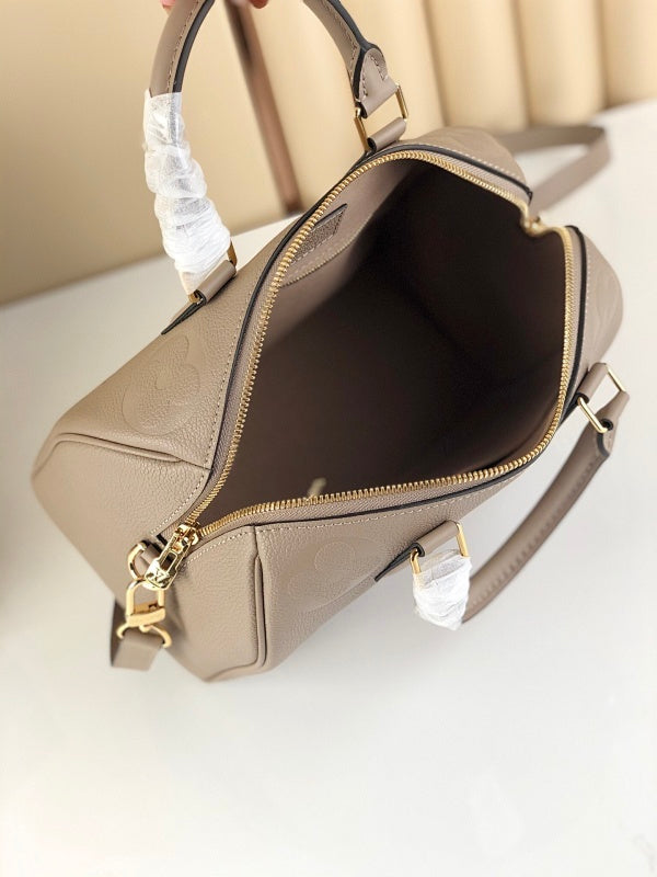 Anum Bags ln Luxury Bag --60526