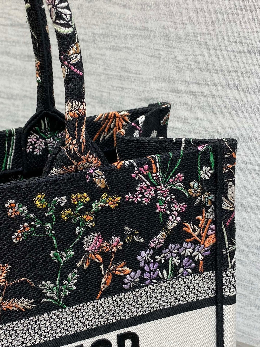 new-luxury-designer-bags-nm16037