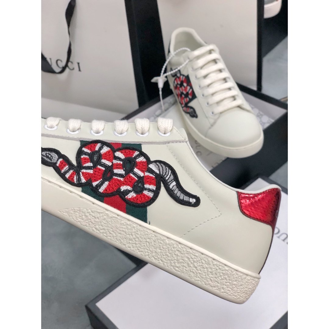 Ezyycart Bags MO-GCI Embroidered Ace Sneaker 080