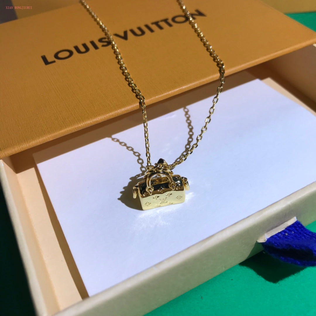 Anum Bags Necklace LUV031